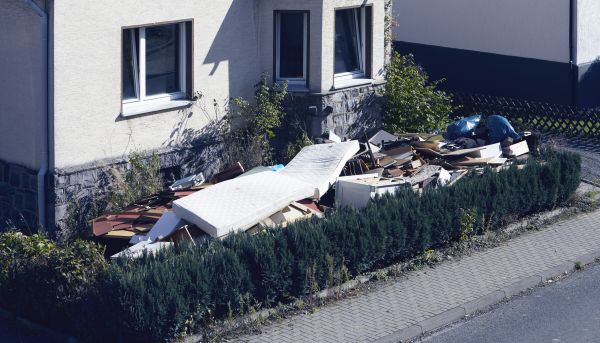 Yard Junk Removal in Goodyear